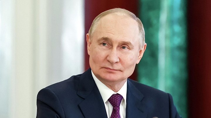 Путин поручил принять меры по поддержке обрабатывающей промышленности