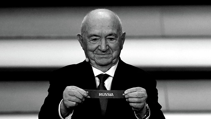 Семье Симоняна передали медаль Героя Труда России